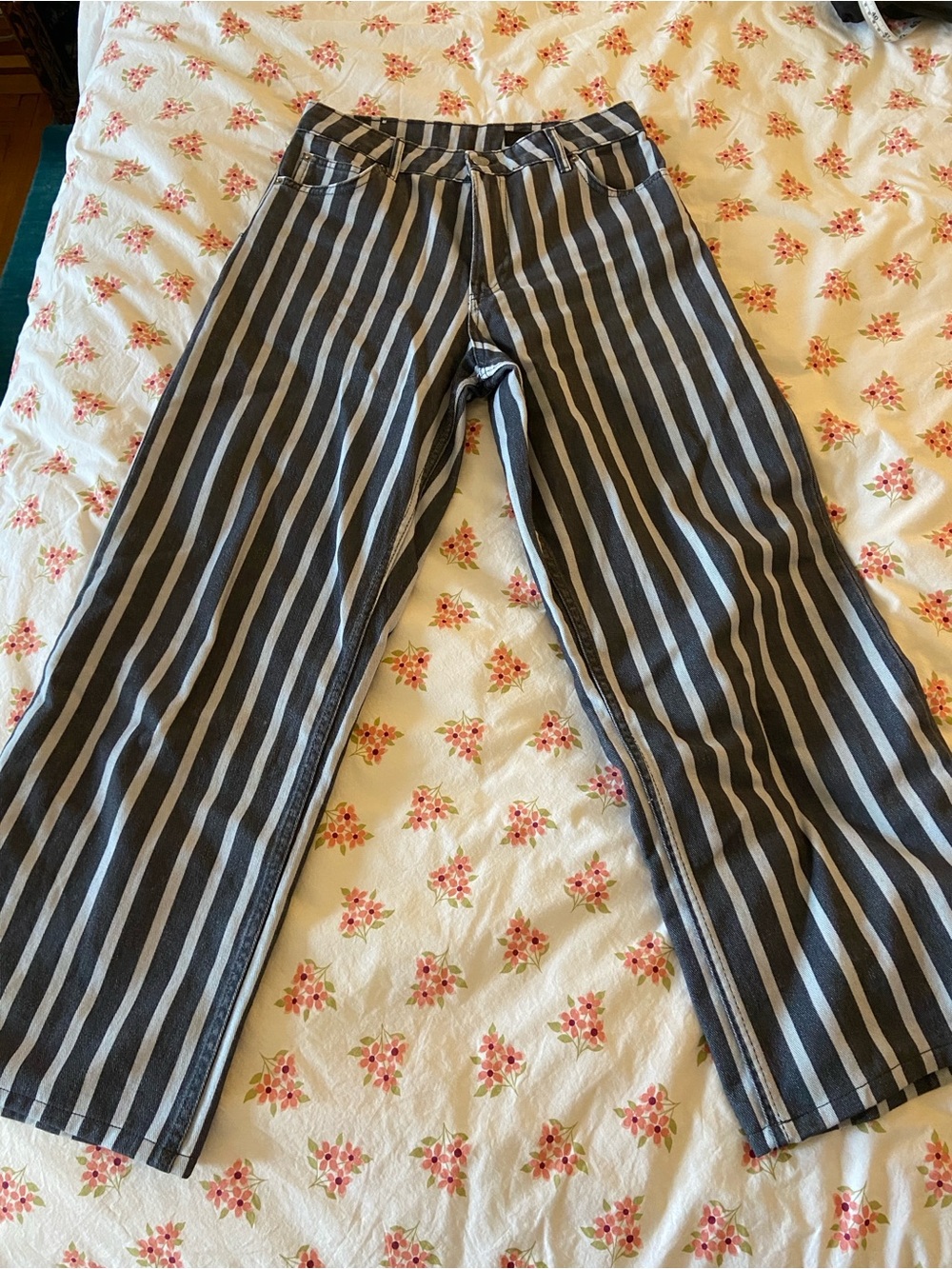 Striped Wide-Leg Women’s Jeans - Navy & White